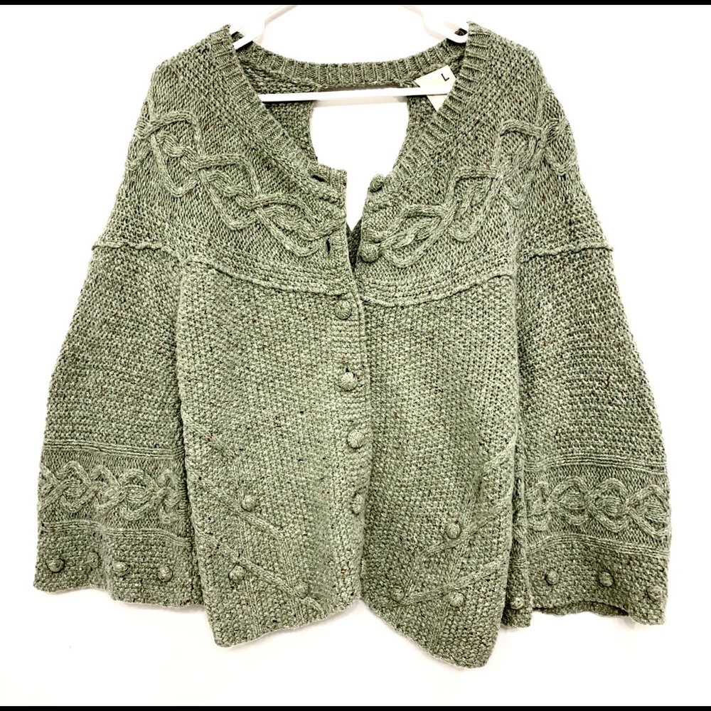 Woman’s Knitted Sweater Size(L)